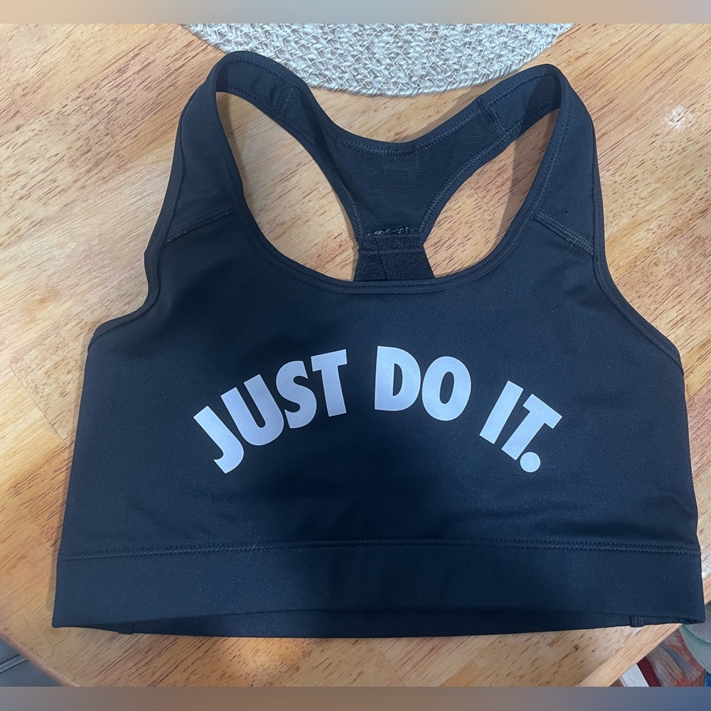 nike fry fit sports bra